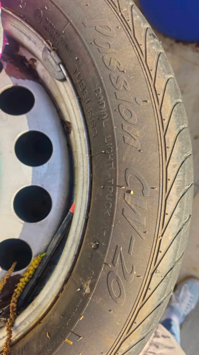 Tyres 225/55R17 - Image 2