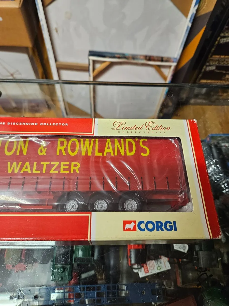 Corgi ERF Tractor Unit and Trailer 1.50 - Image 3