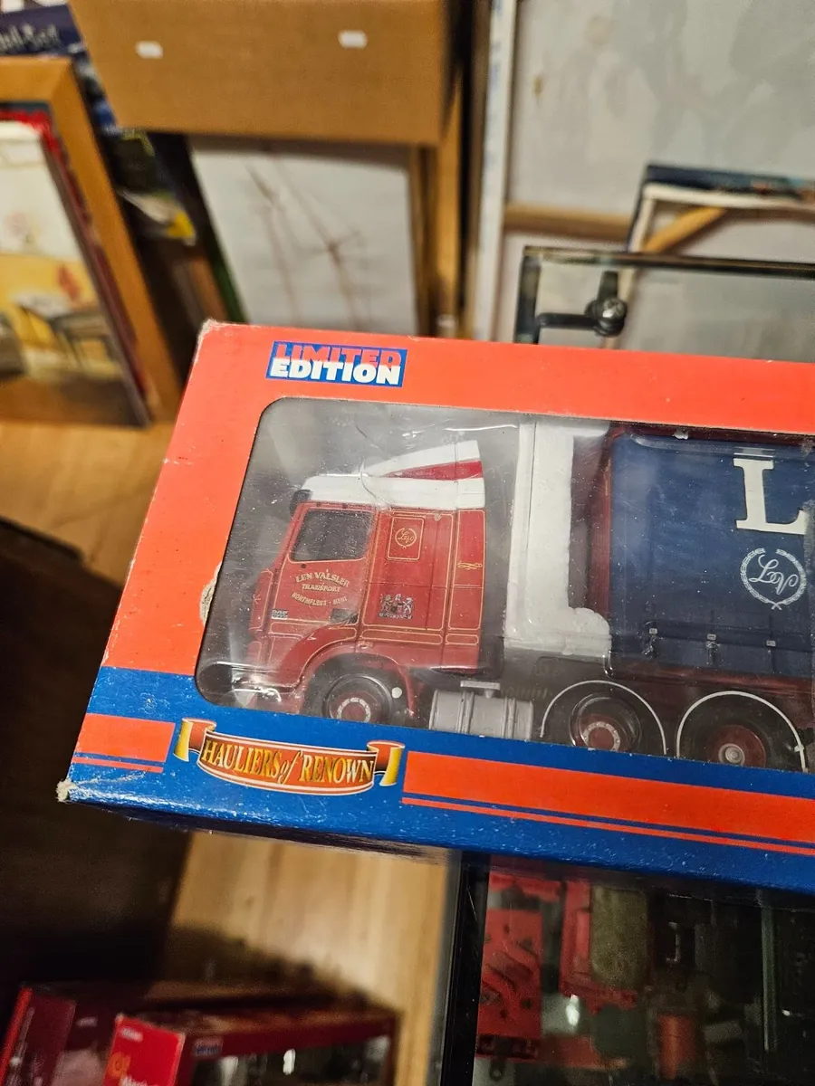 Corgi DAF Tractor Unit and Trailer 1.50 - Image 2