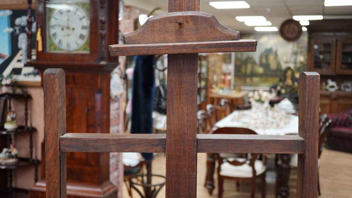 Victorian Solid Oak Studio Easel - Image 4