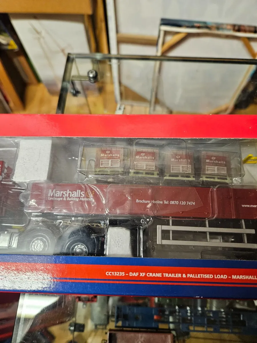 Corgi DAF Tractor Unit and Crane Trailer with Load - Image 2