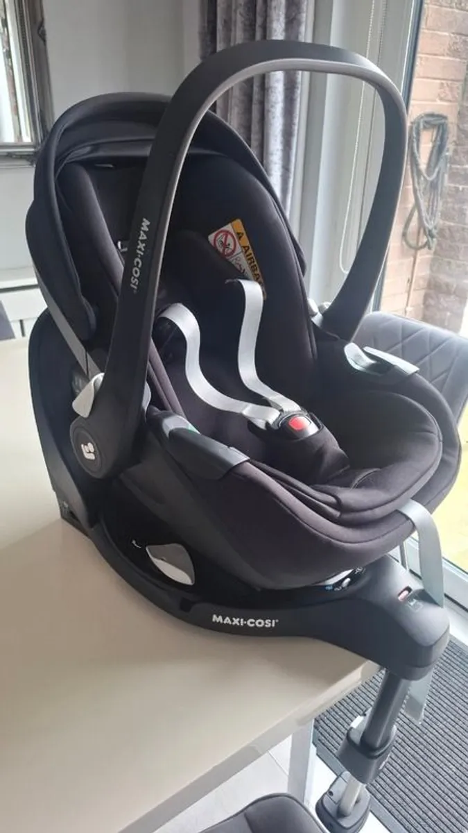 Baby car seat - Image 1
