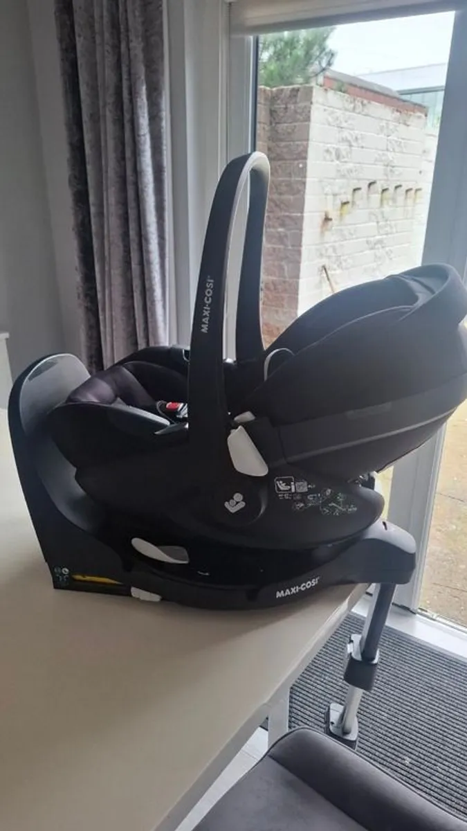 Baby car seat - Image 2