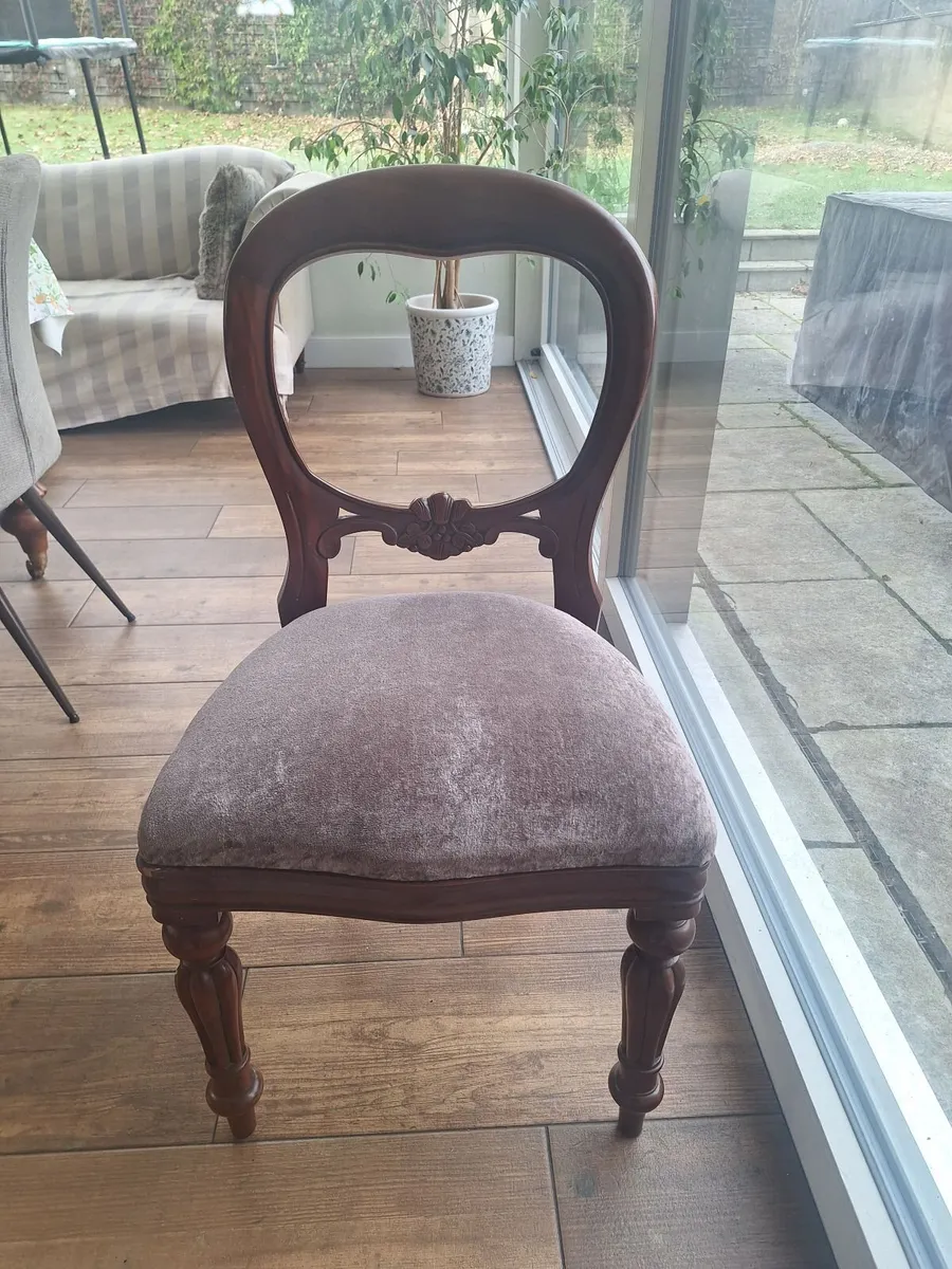 Set of  dining chairs - Image 1