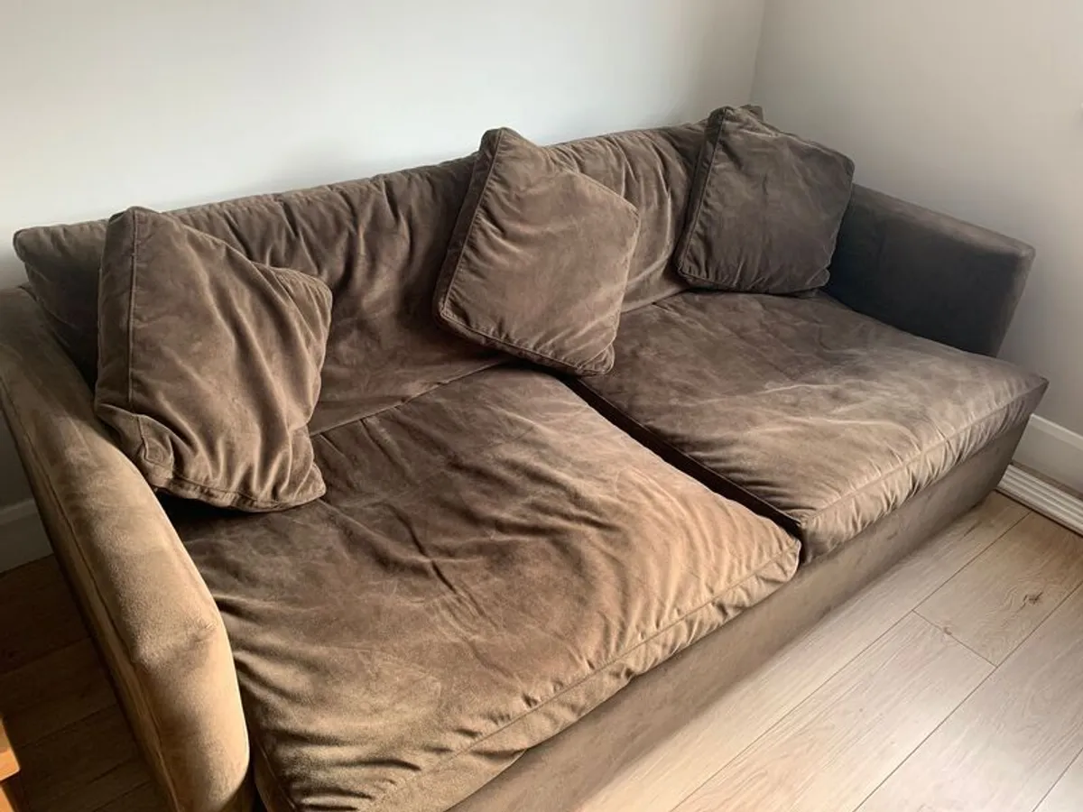 High Quality Couch - Image 1