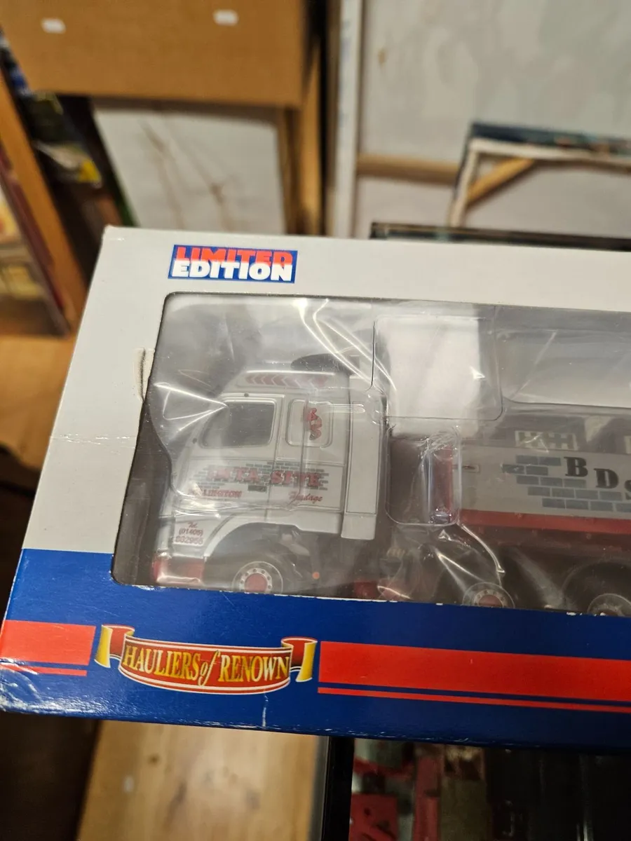 Corgi Volvo Tractor Unit with Crane Trailer and Lo - Image 3