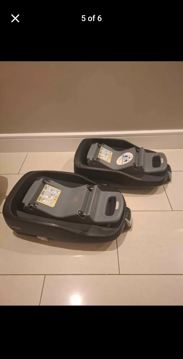 Maxi-Cosi Pebble Car Seat & 2 Isofix bases - Image 2