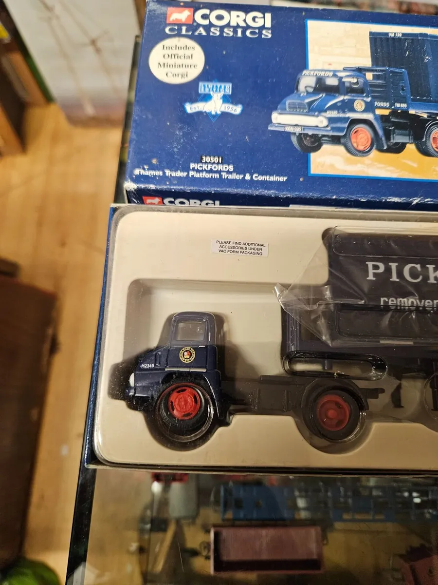 Corgi Thames Trader Pickfords Truck 1.50 - Image 2