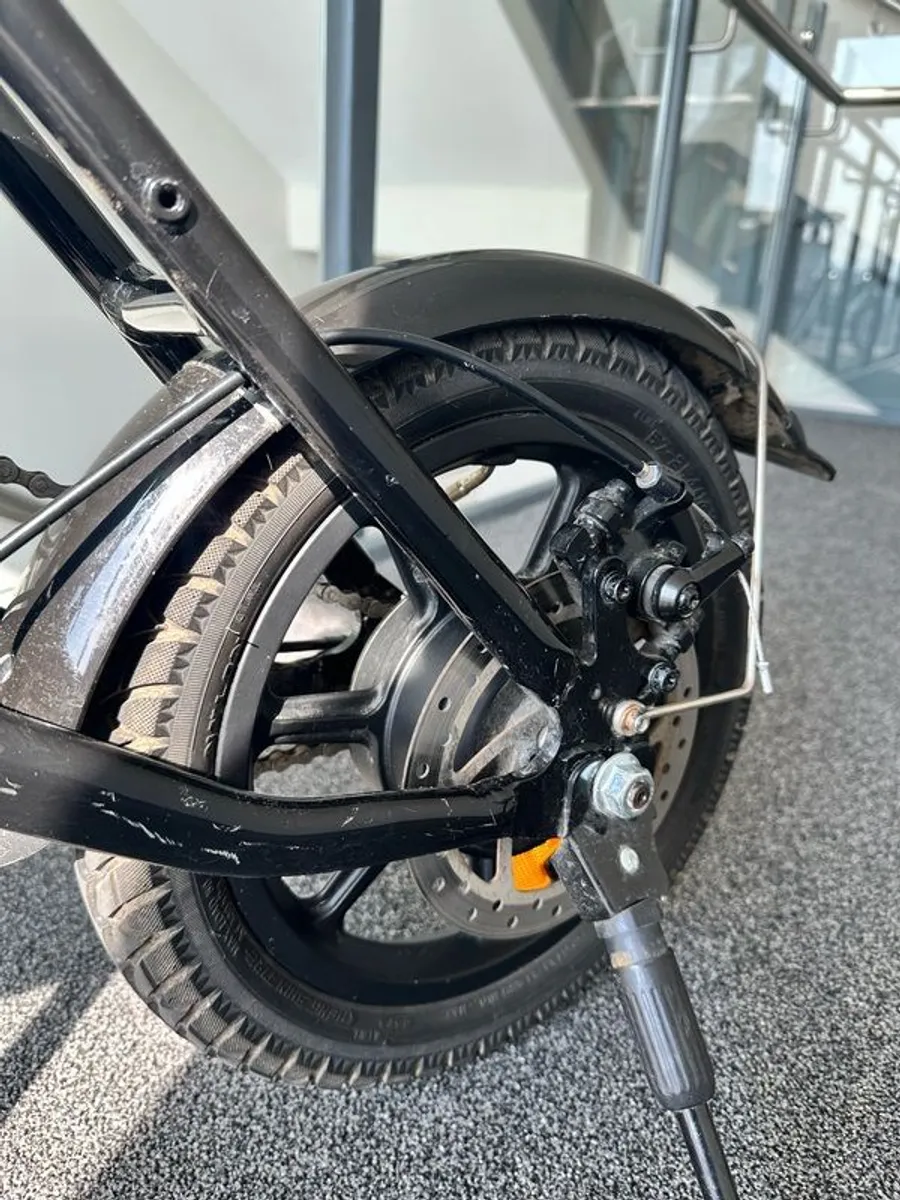 Fiido D3 pro newest version, mint condition, low mileage - Image 4