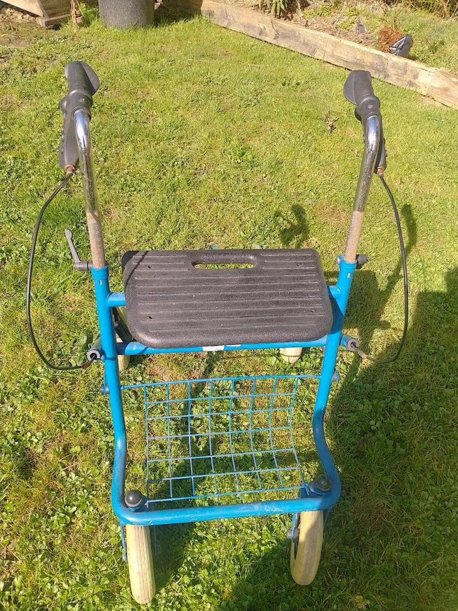 Walker rollator walking aid - Image 2