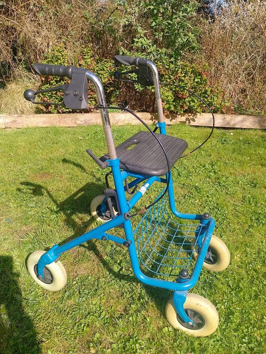 Walker rollator walking aid - Image 1