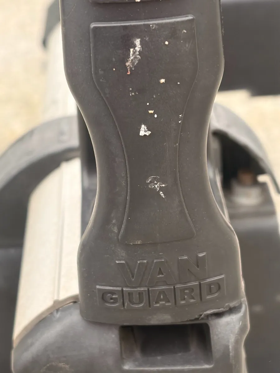 Vanguard roof bars - Image 2