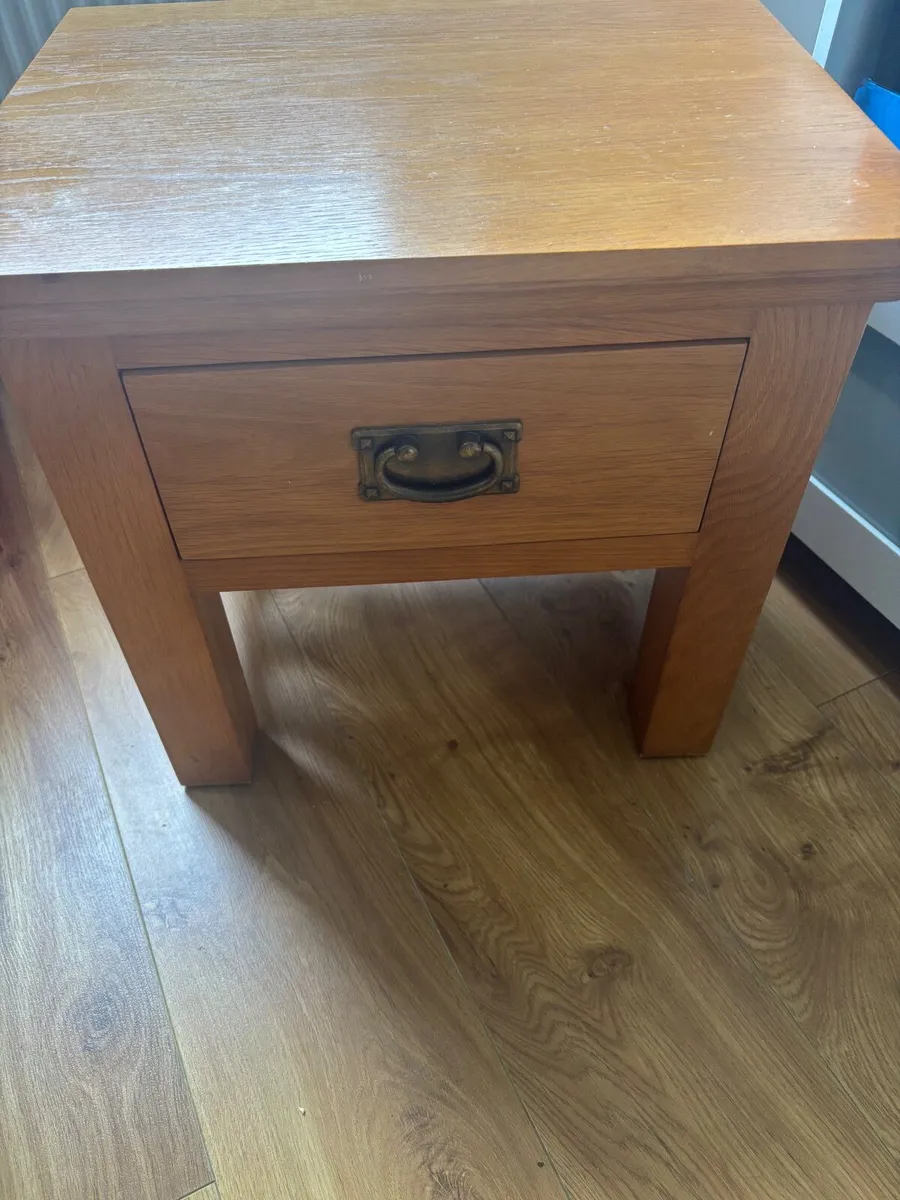 Free Side table