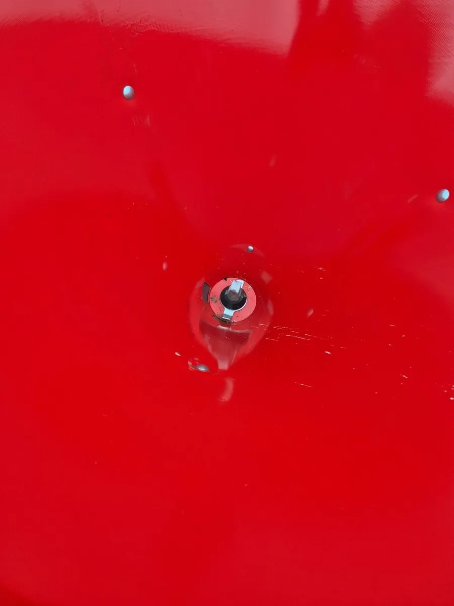 Fertiliser spreader - Image 3