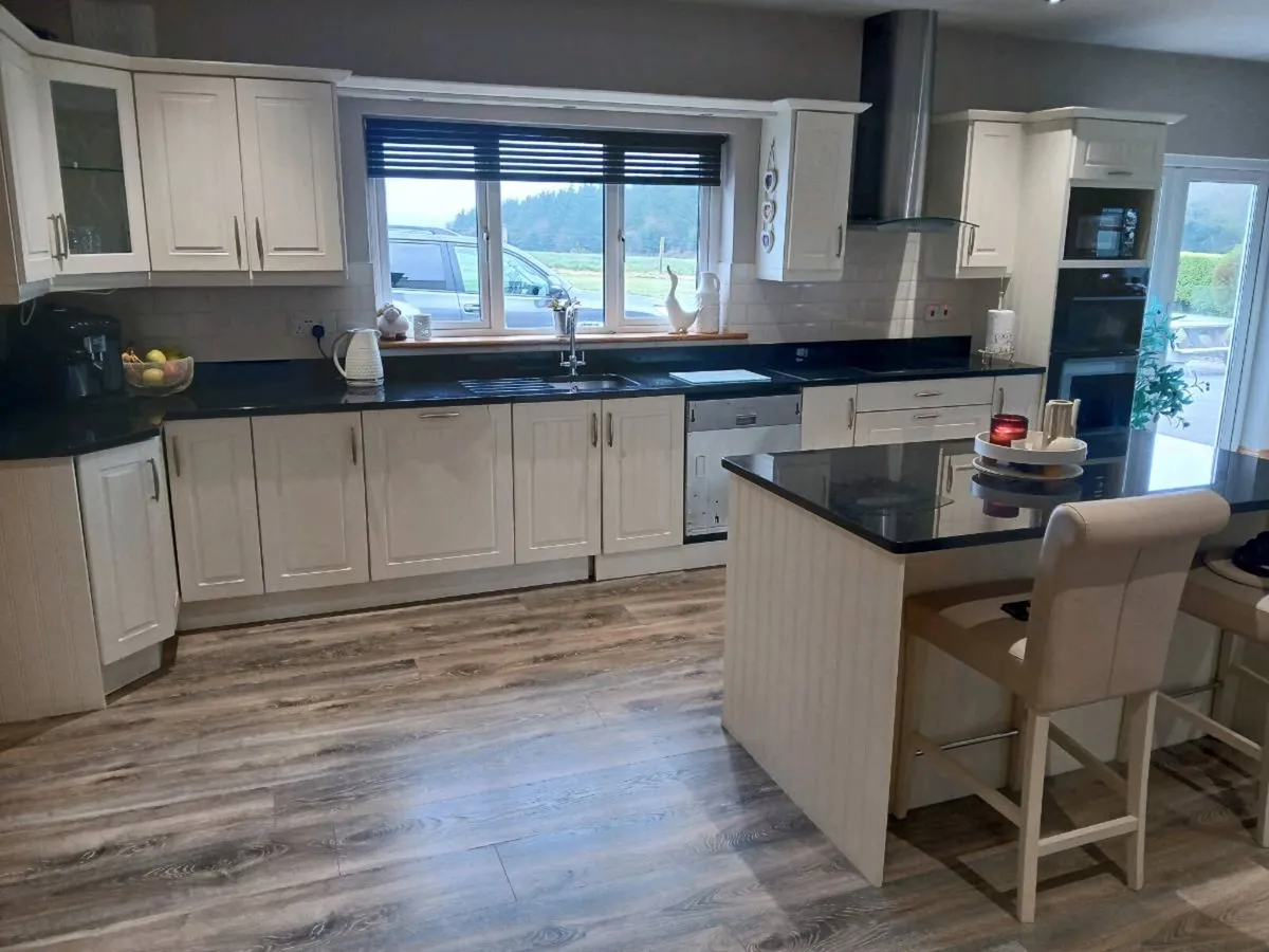 Kitchen & Marble Worktop - Image 1