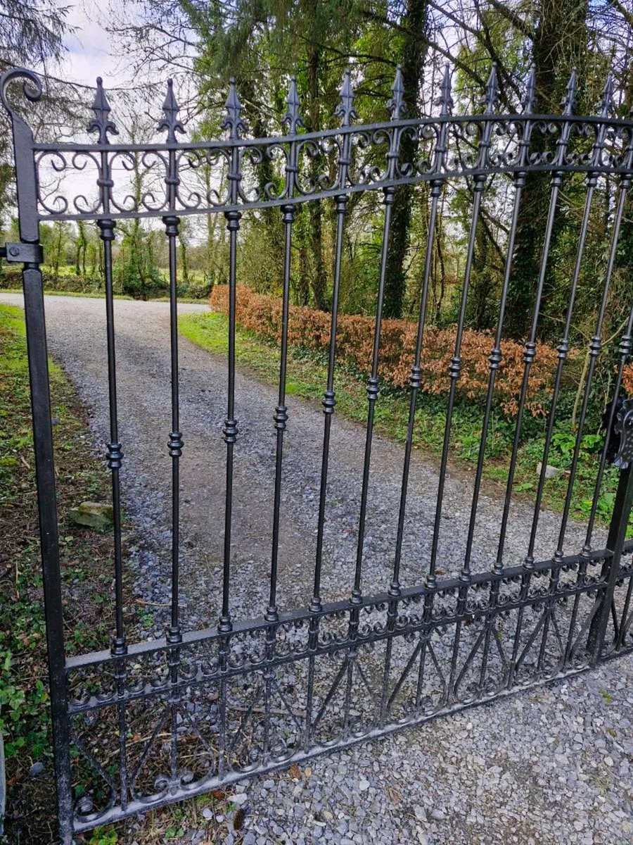 Cast iron gate's - Image 2
