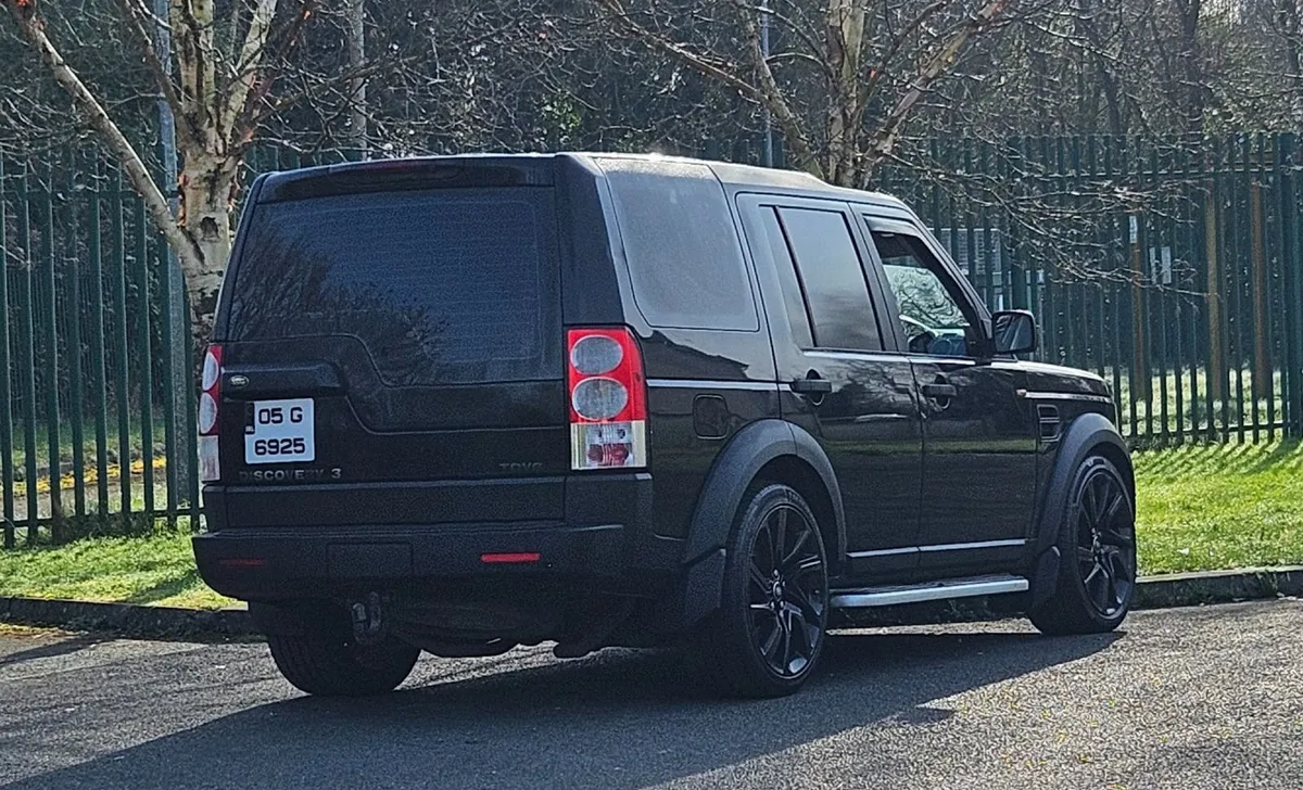 Land Rover Discovery 3 - Image 2