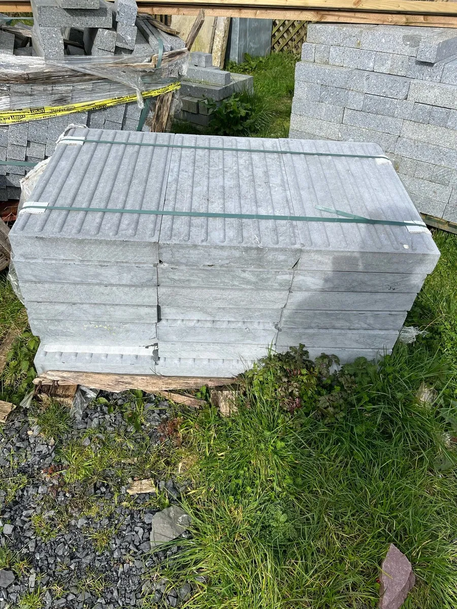 Paving slabs - Image 1