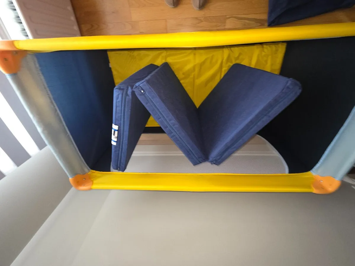 Hauck Travel Cot Dream N Play - Image 2