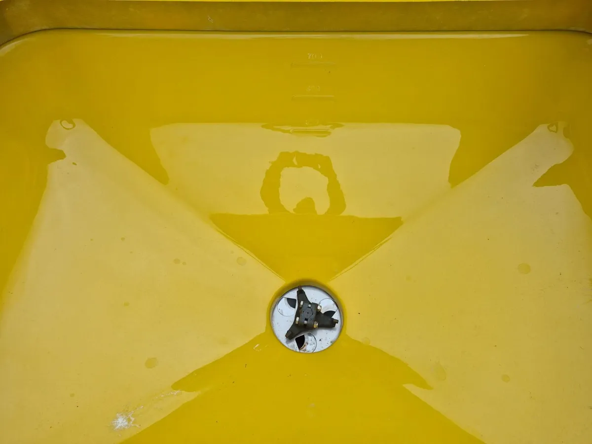 Fertiliser spreader - Image 3