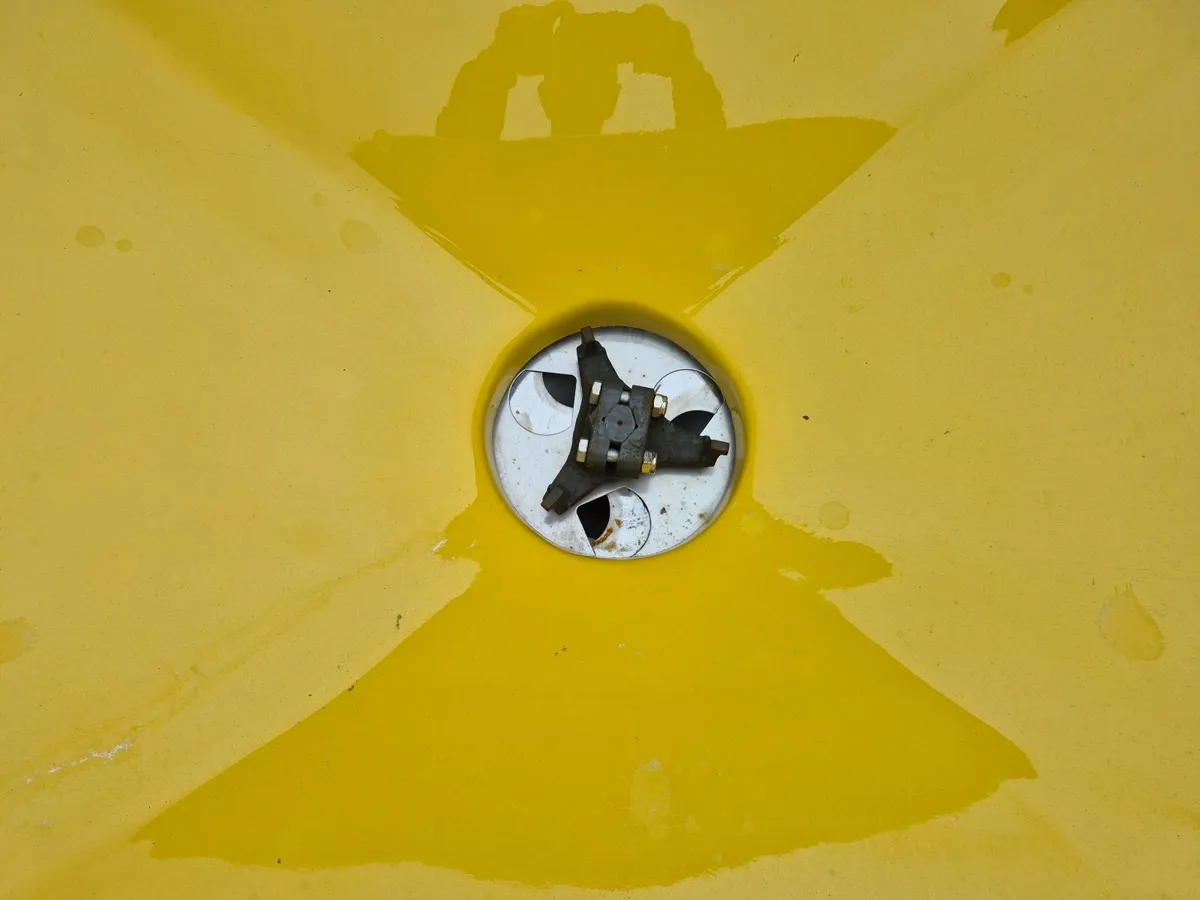 Fertiliser spreader - Image 4