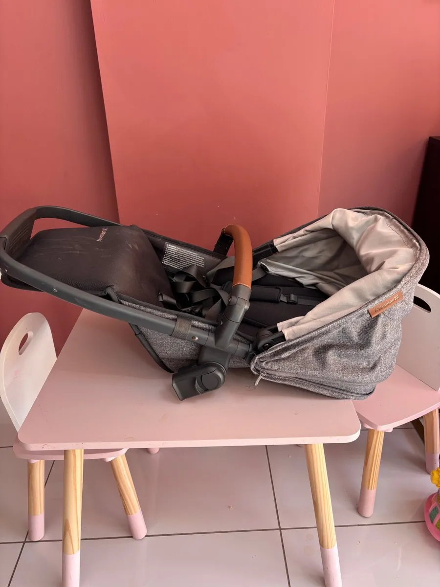 Uppababy Vista V2 rumbler seat - Image 2