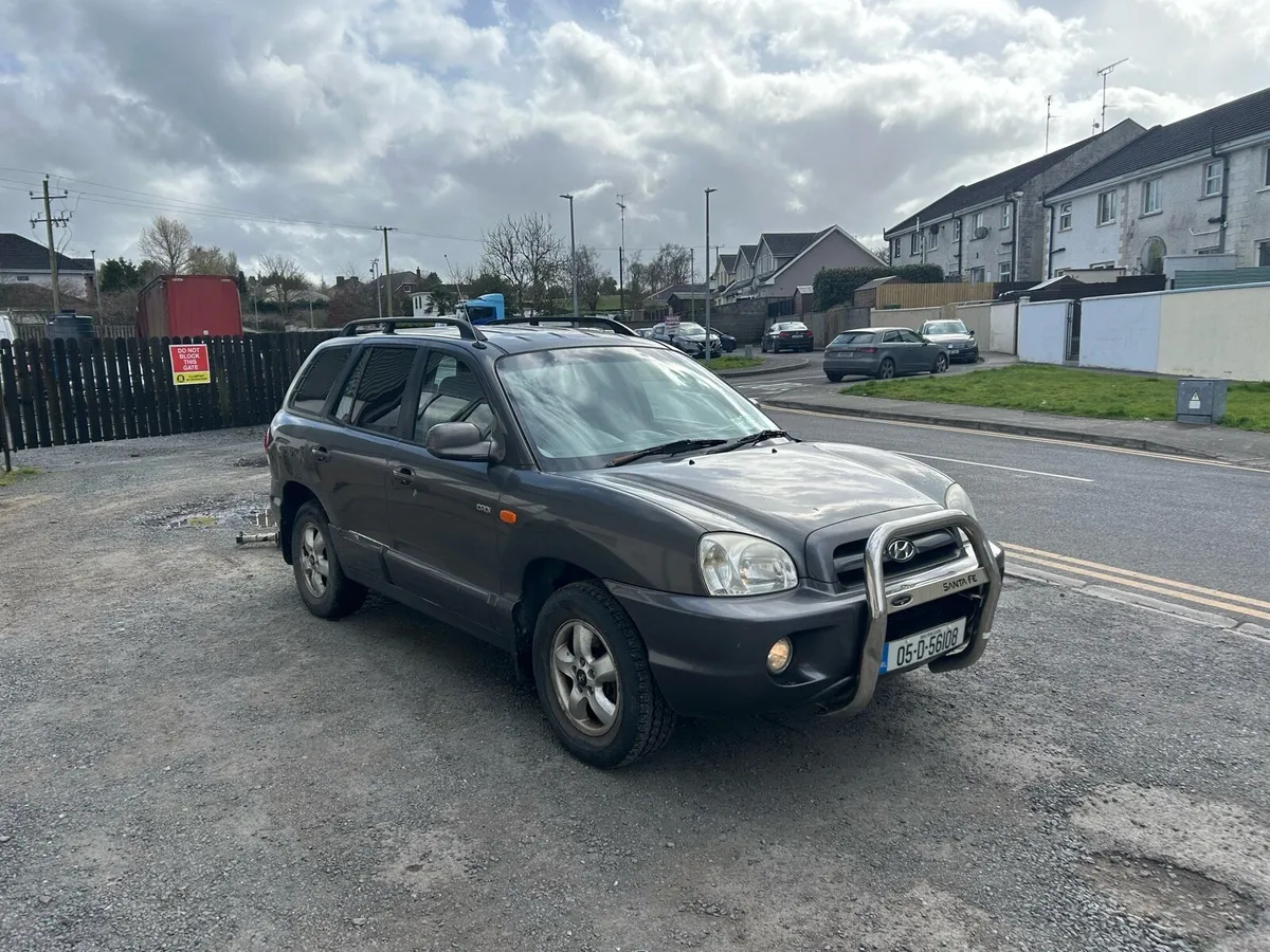 2005 Hyundai Santa Fe - Image 2