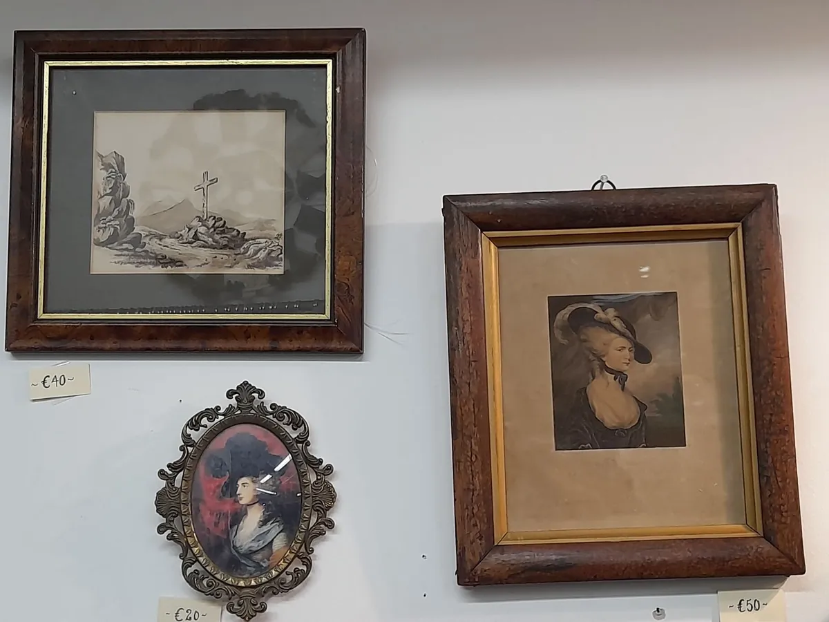 Paintings (various) - Image 1