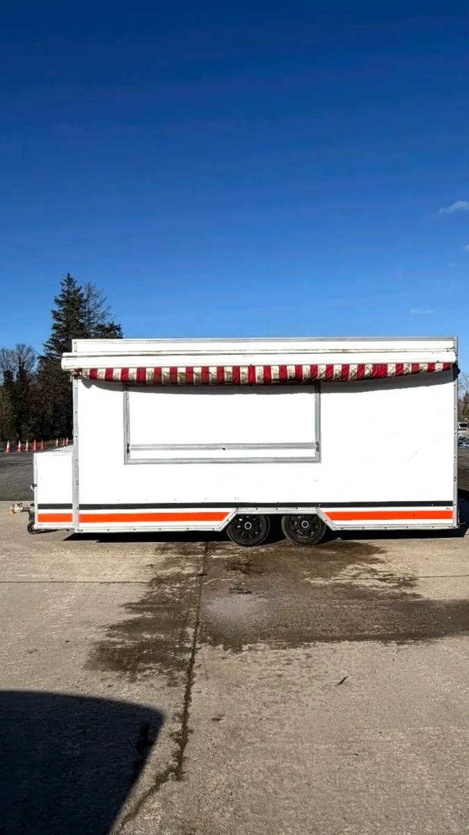 Catering trailer - Image 1