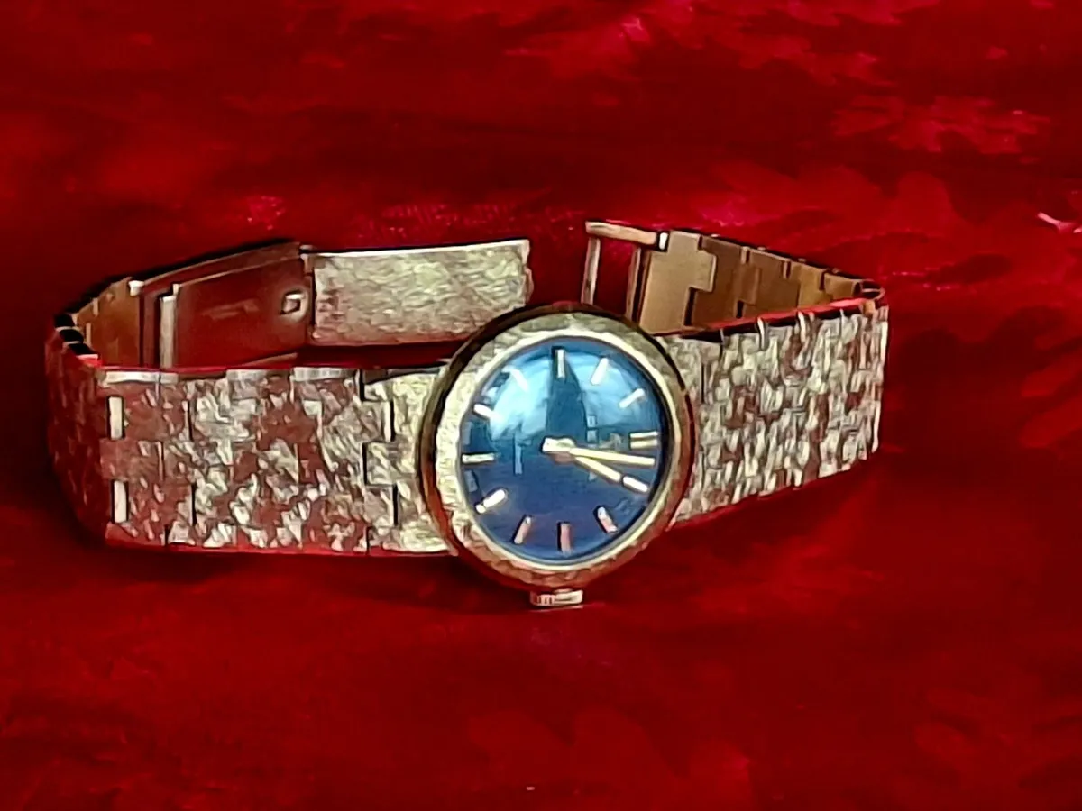 RARE VINTAGE DESTA 17-JEWEL INCABLOC – BLUE - Image 4