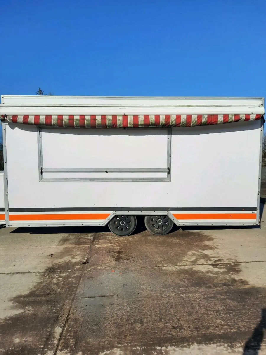 Catering trailer - Image 3