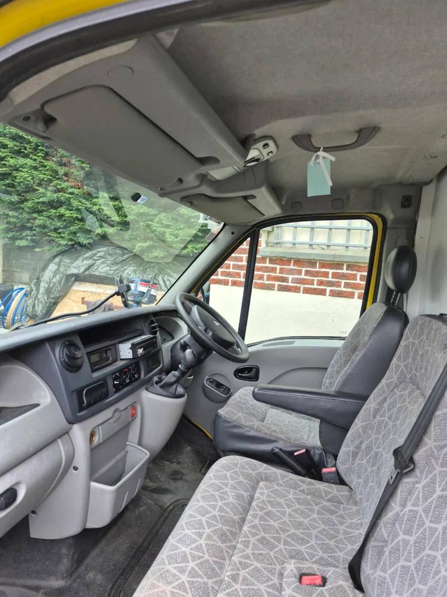 Renault Master 2.5DCi 146bhp Camerpvan - Image 3