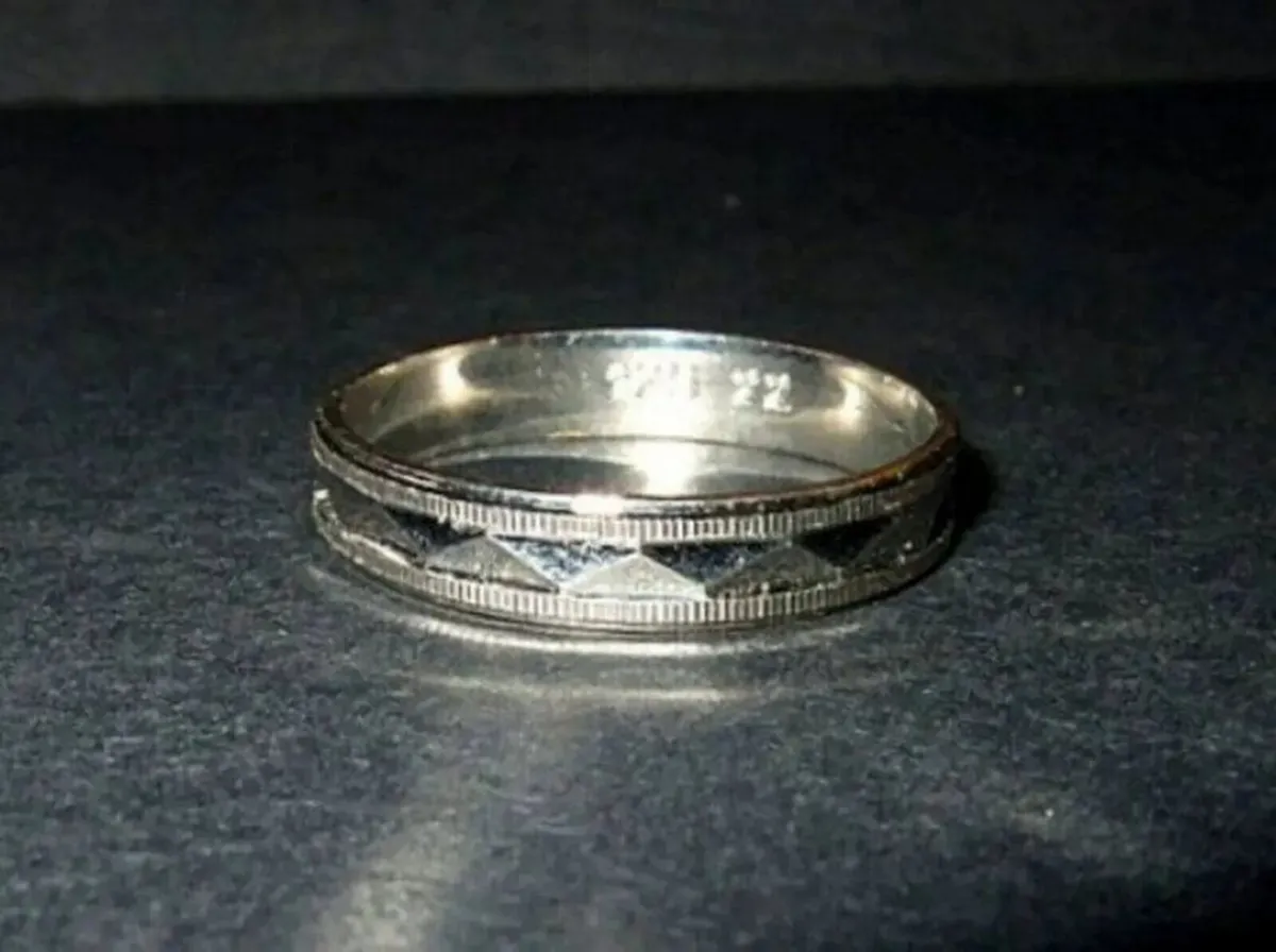 Vintage Hallmarked Silver Ring - Image 2