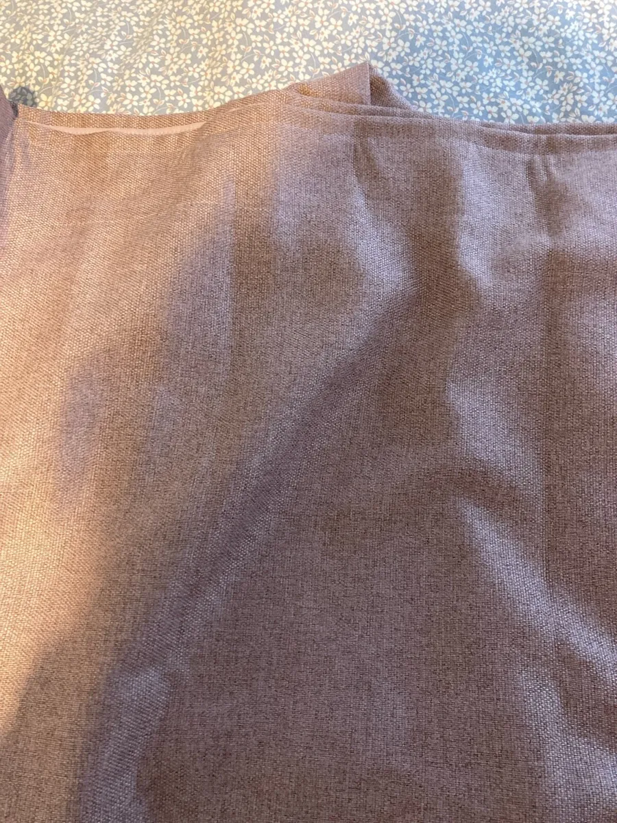 Pink curtains - Image 1