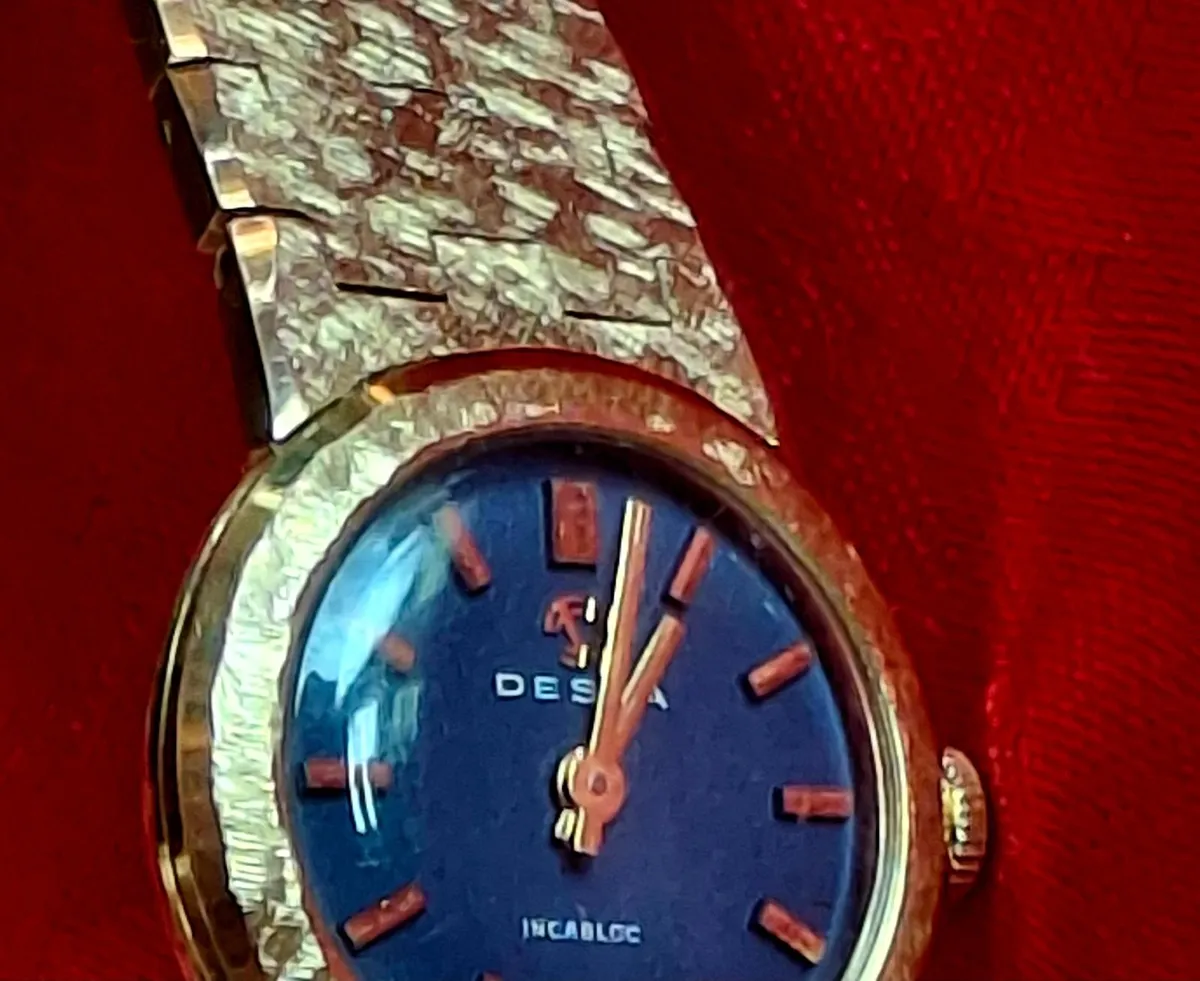 RARE VINTAGE DESTA 17-JEWEL INCABLOC – BLUE - Image 1