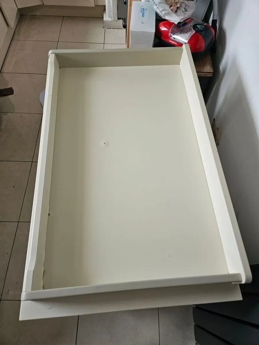 baby changing table - Image 4