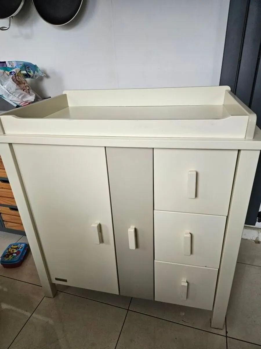 baby changing table - Image 2