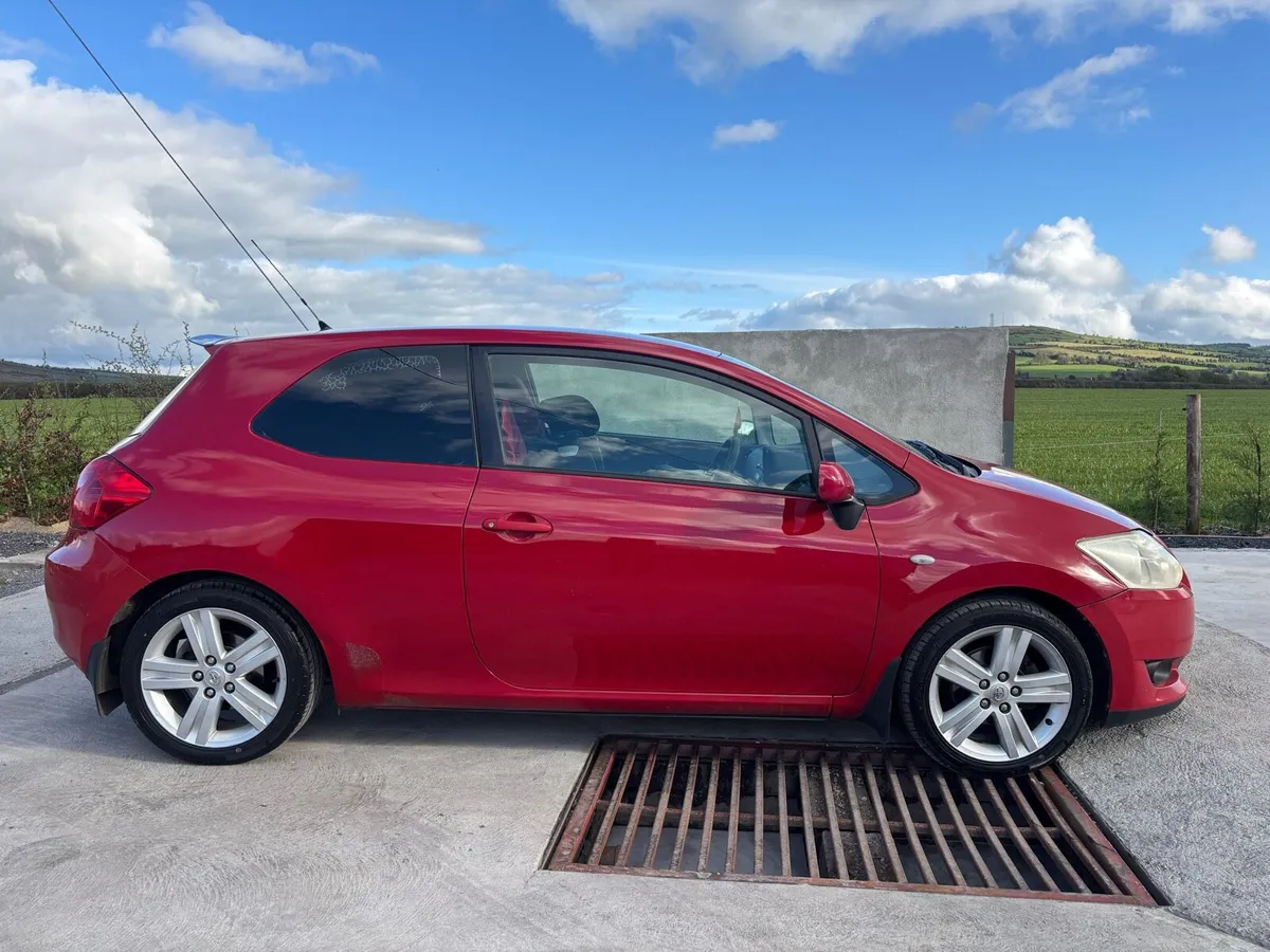 Auris van 1.4 d4d - Image 3