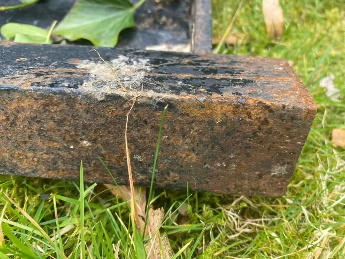 Iron Side Gate - Image 3