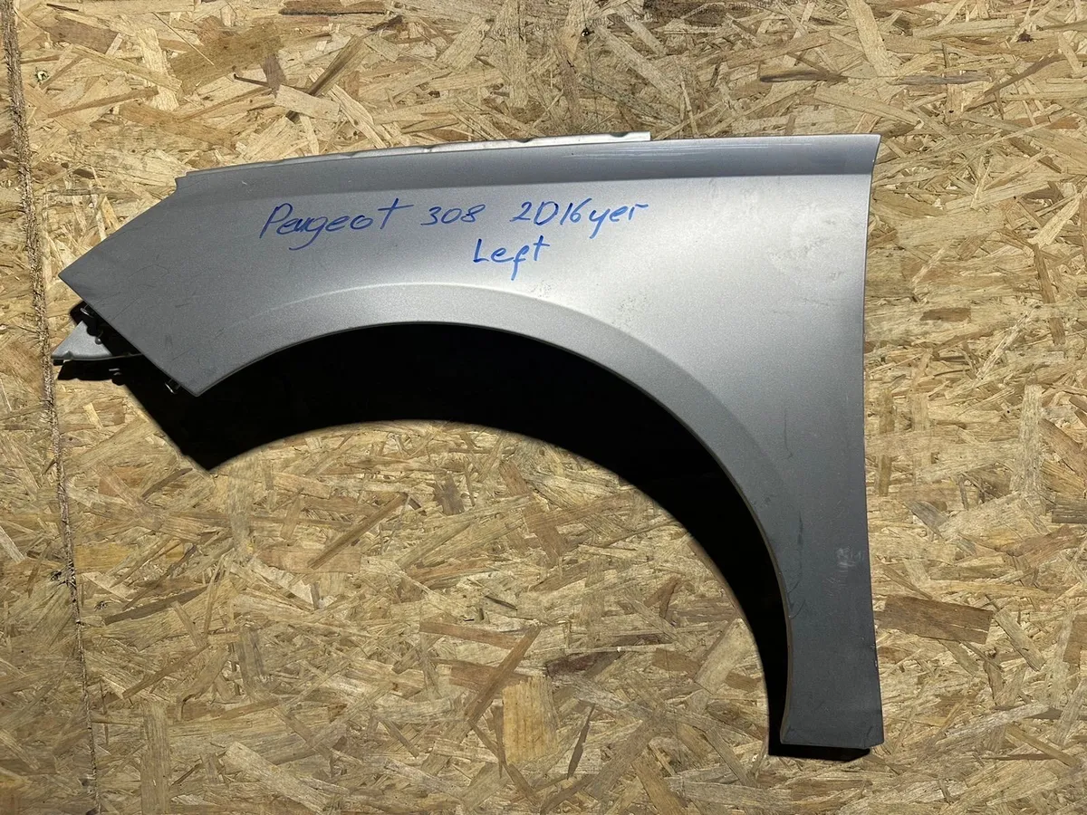 Front RIGHT and LEFT Fenders Peugeout 308 2016 - Image 1