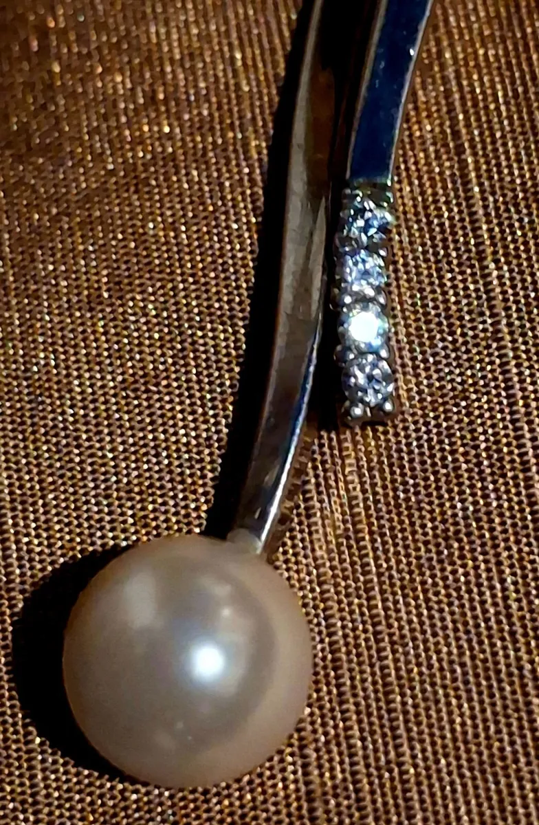 VINTAGE STERLING SILVER PEARL & DIAMOND NECKLACE - Image 4