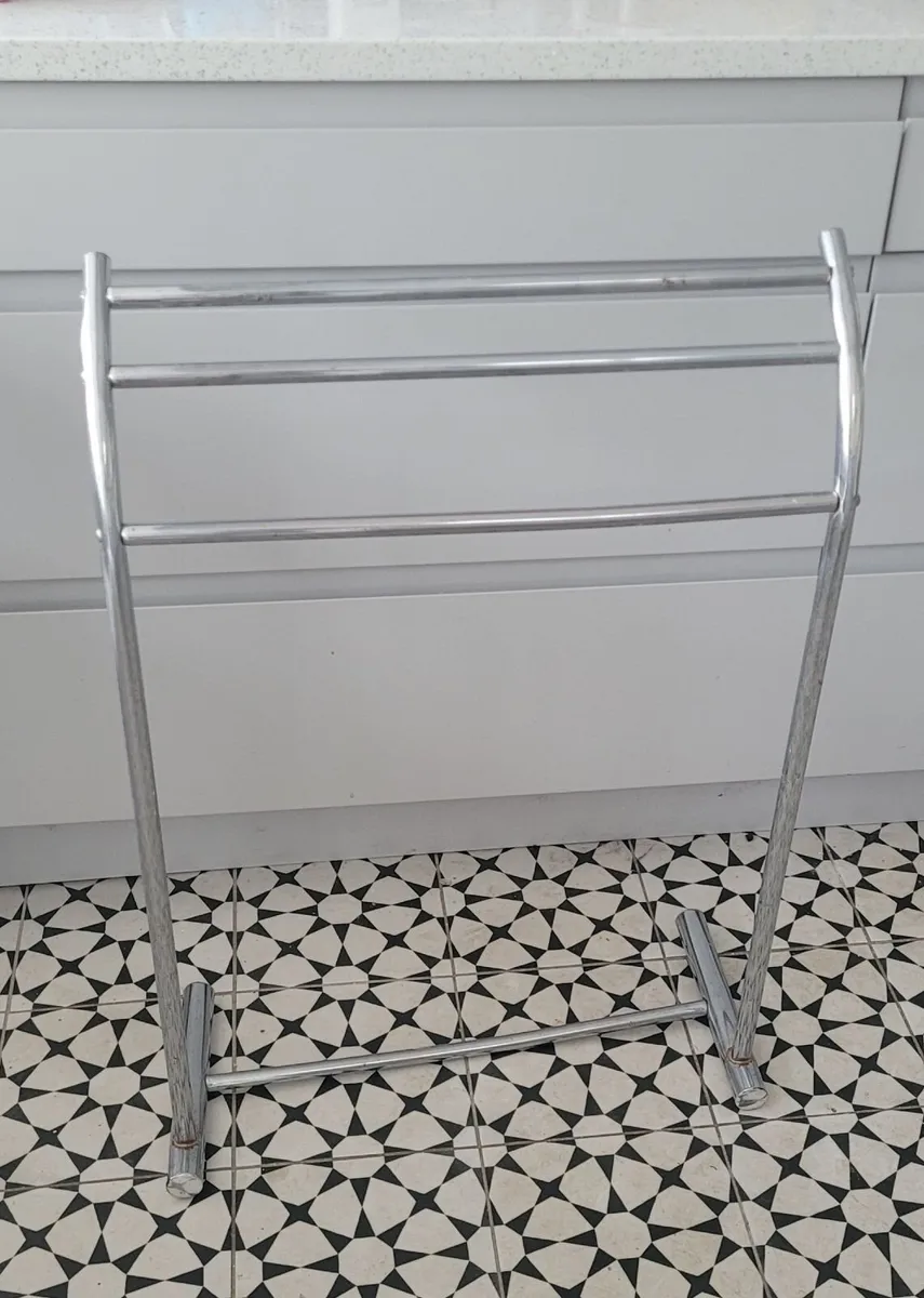 Towel rail