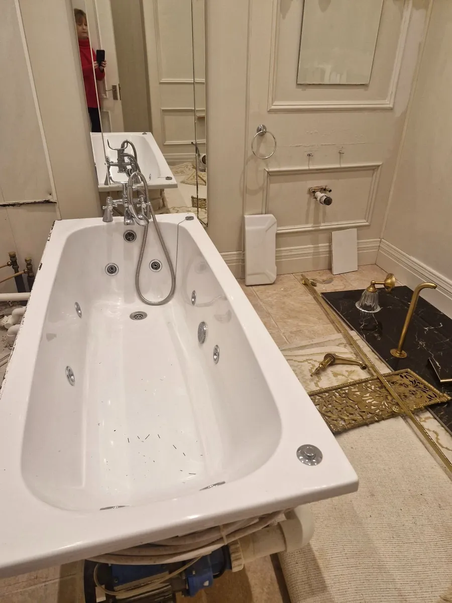 Jacuzzi bath - Image 3