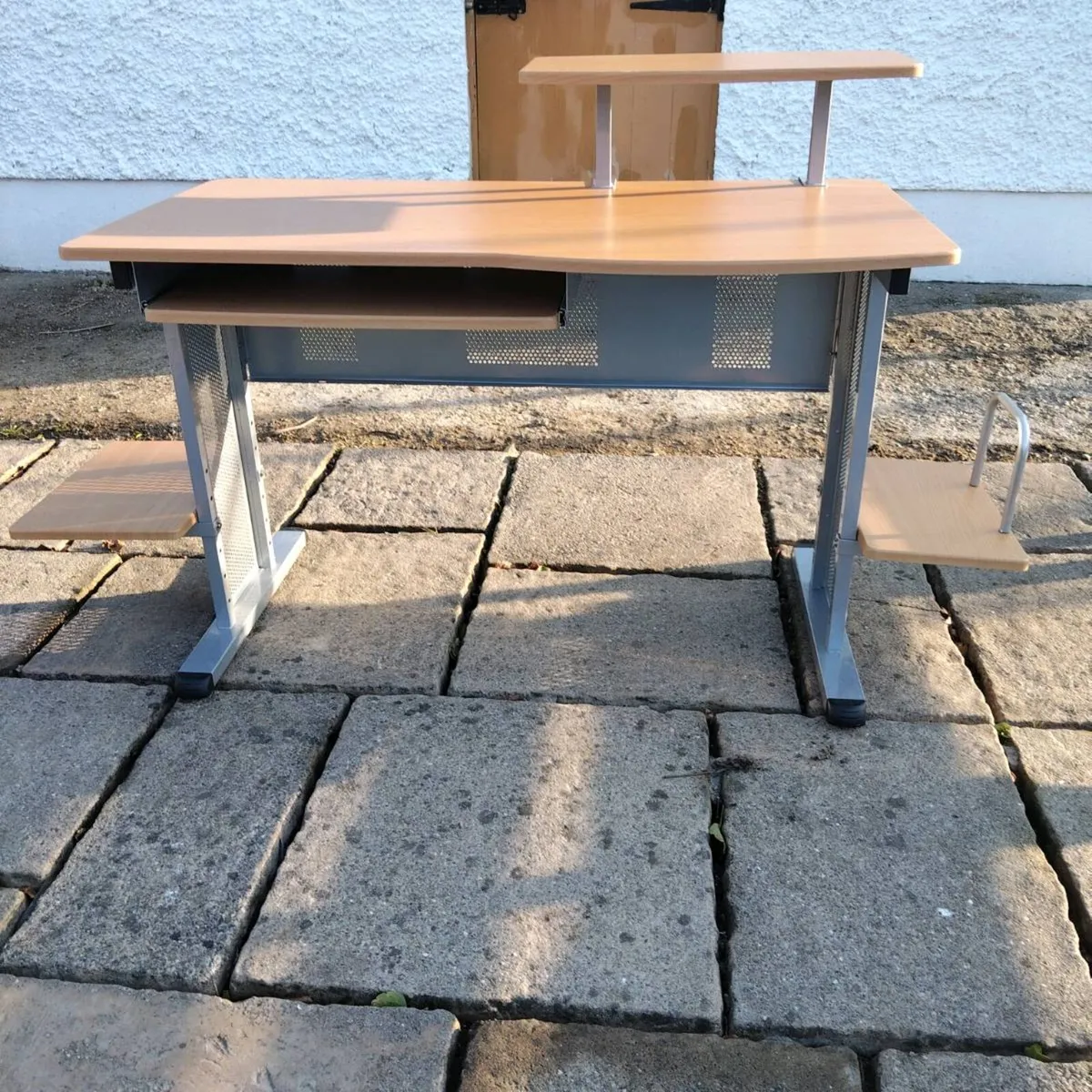 Office Desk - Image 4