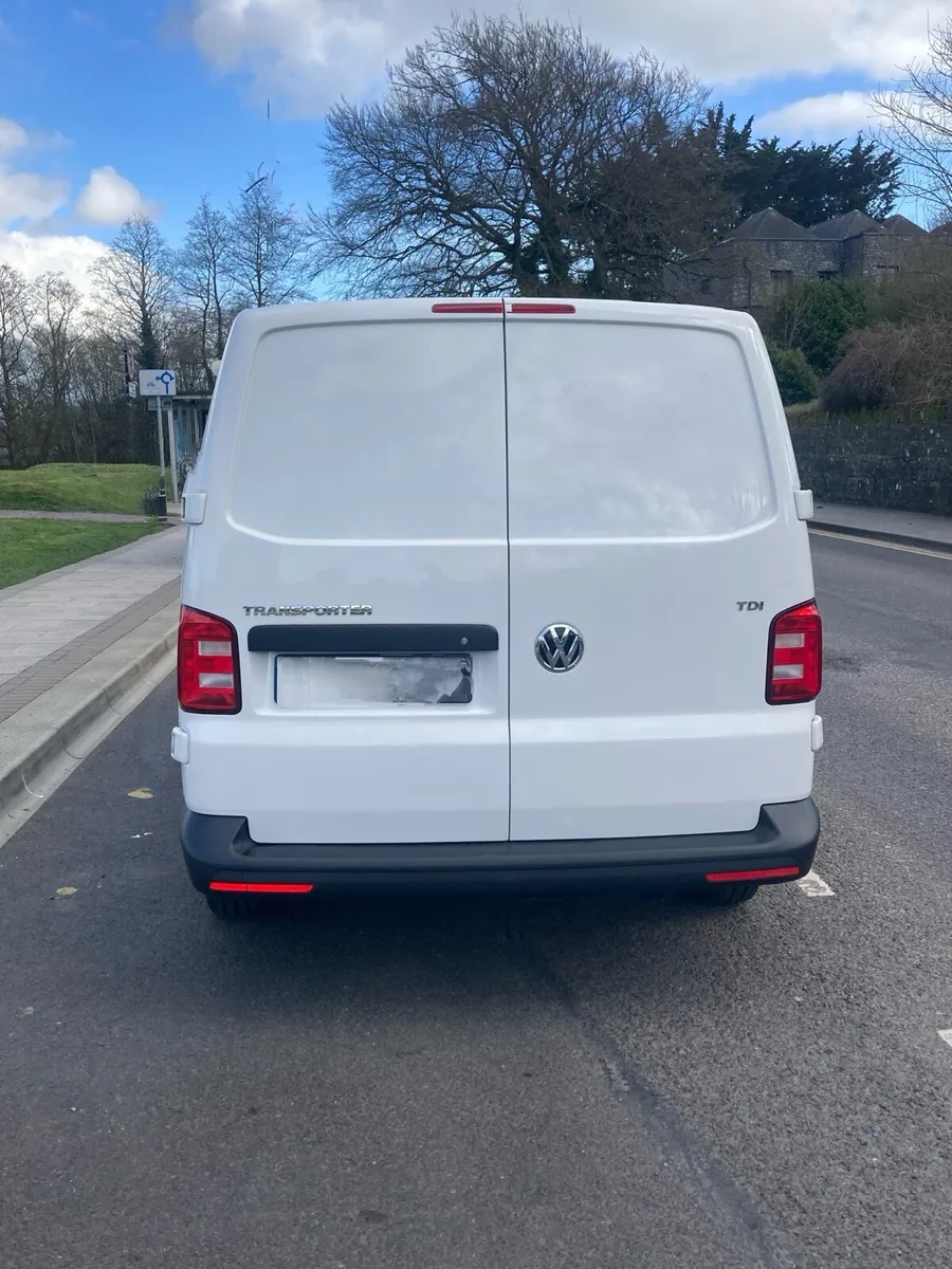 Volkswagen Transporter 1.9TDI SWB Very Low Mileage - Image 4
