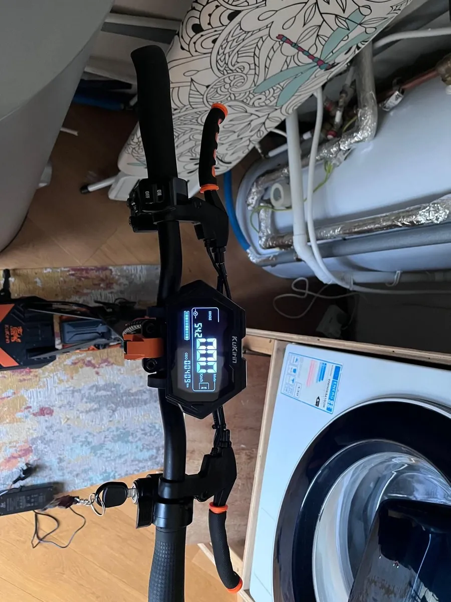 KuKirin G2 Max Electric Scooter - Image 3