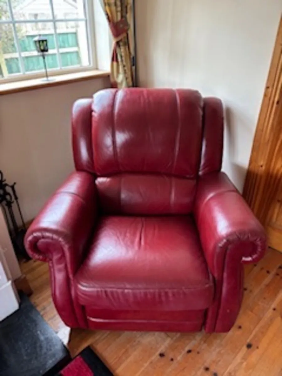 Red Leather Living Room Set (FREE to take away) - Image 2