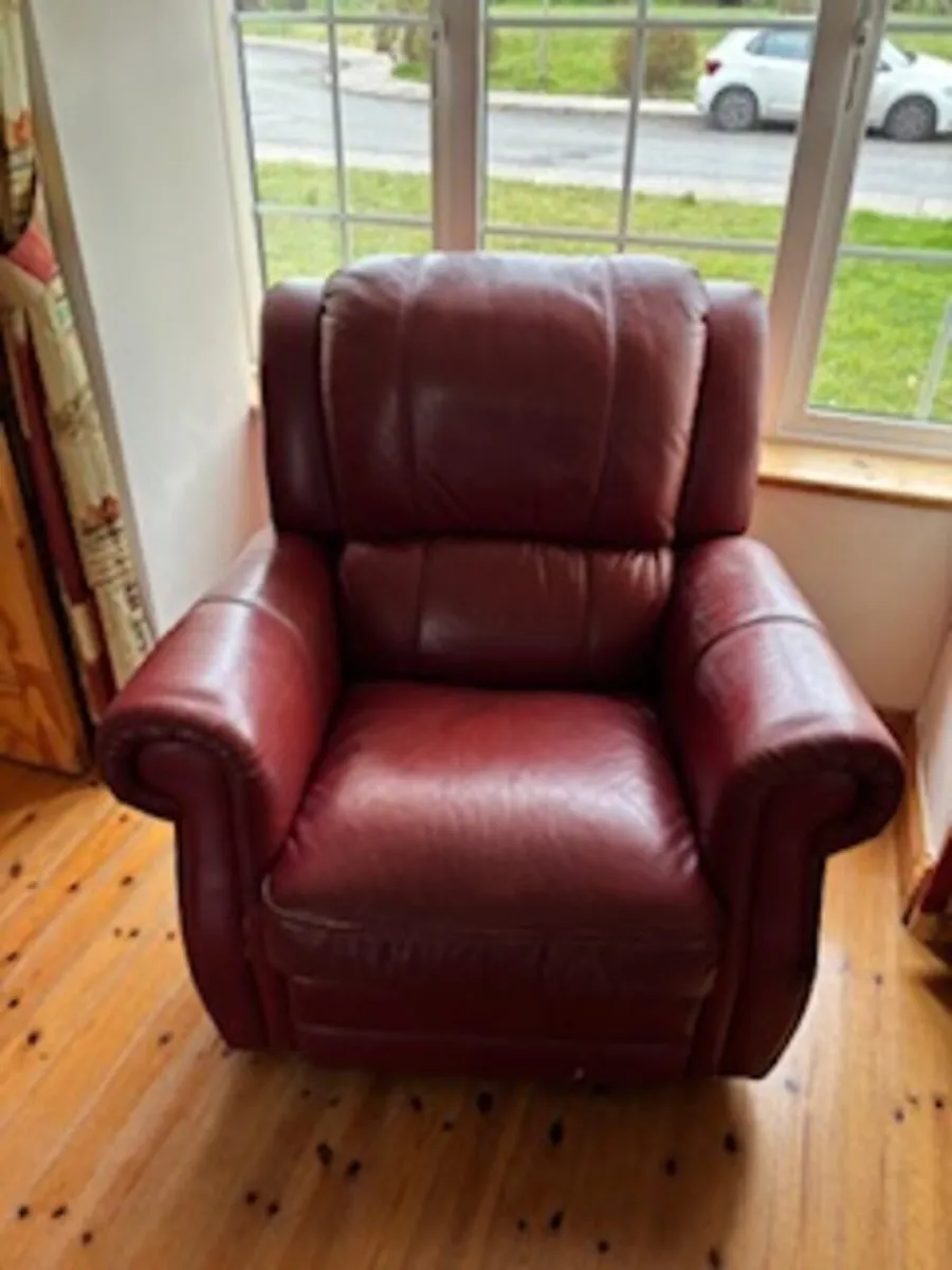 Red Leather Living Room Set (FREE to take away) - Image 3