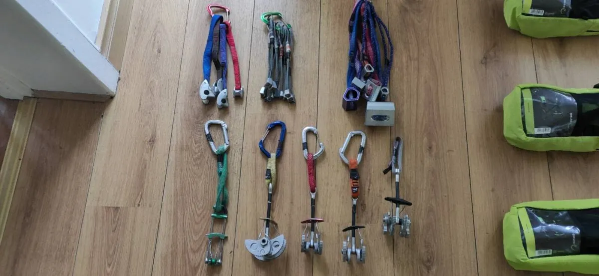 Rock climbing equipment - Image 4