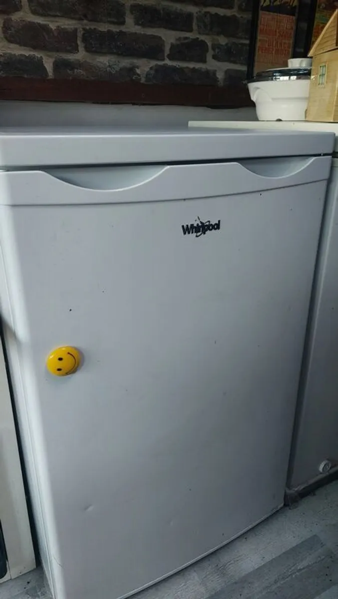 small fridge - Image 1